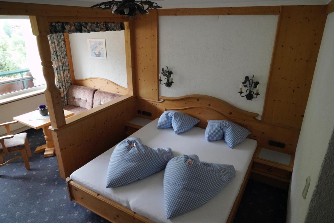 Zöblen Garni Hotel Wildanger מראה חיצוני תמונה