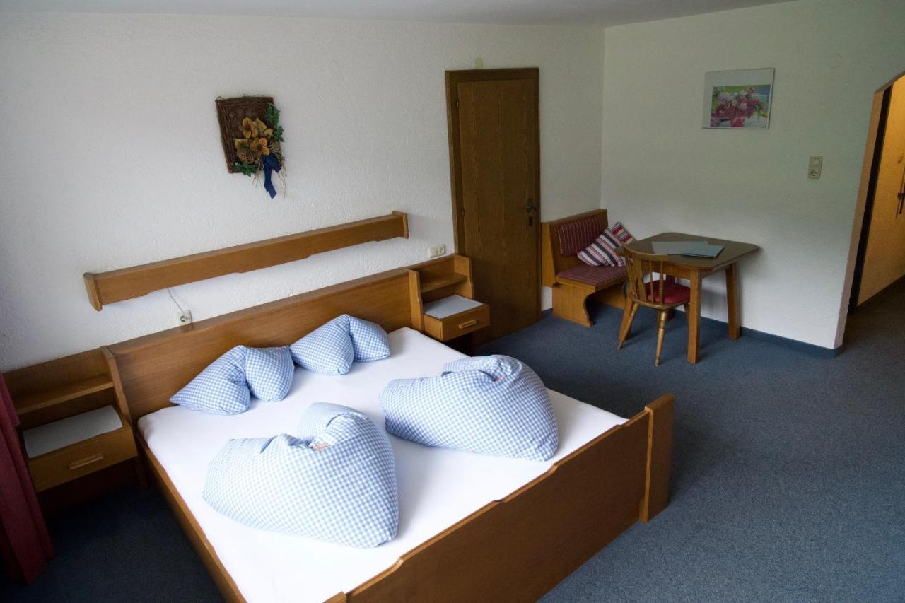 Zöblen Garni Hotel Wildanger מראה חיצוני תמונה