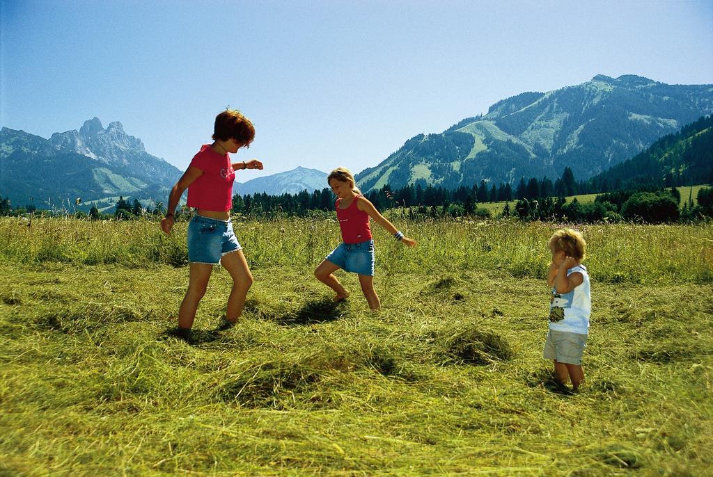 Zöblen Garni Hotel Wildanger חדר תמונה
