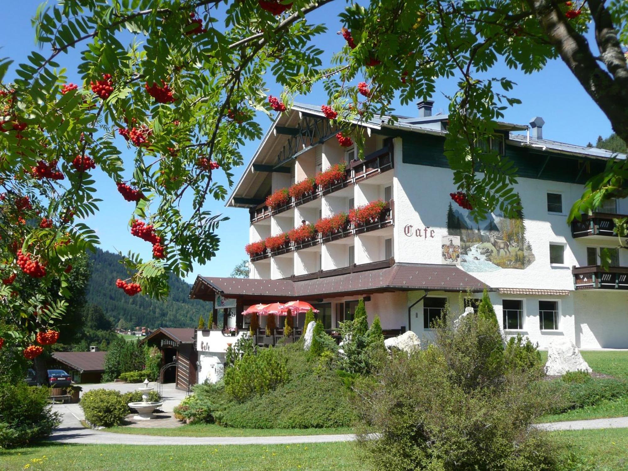 Zöblen Garni Hotel Wildanger מראה חיצוני תמונה