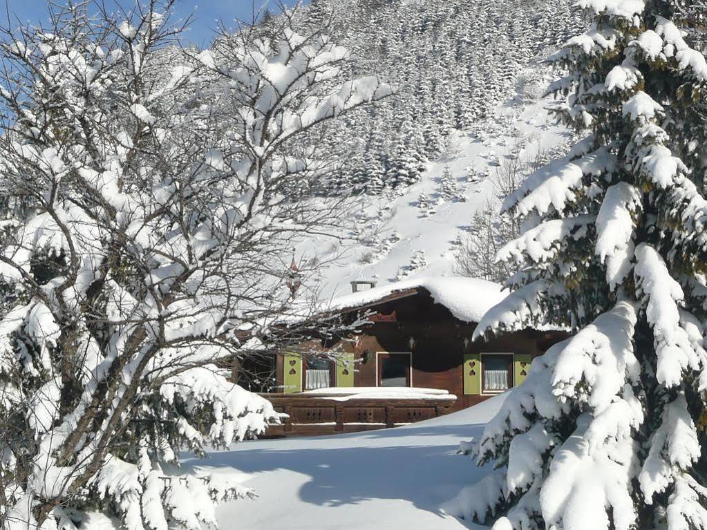 Zöblen Garni Hotel Wildanger מראה חיצוני תמונה