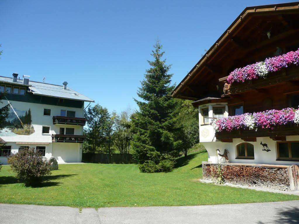 Zöblen Garni Hotel Wildanger מראה חיצוני תמונה