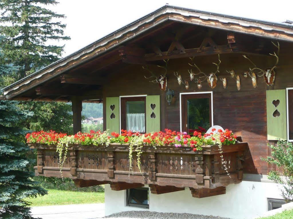 Zöblen Garni Hotel Wildanger מראה חיצוני תמונה